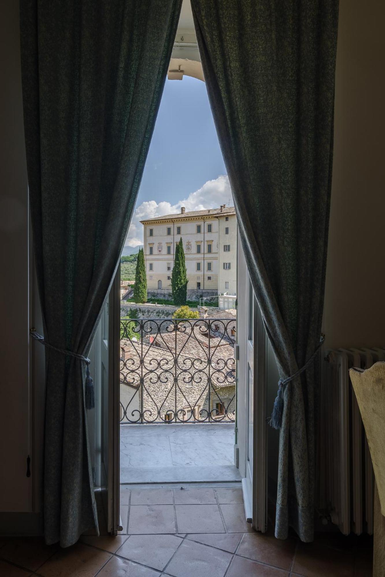Hotel Palazzo Dragoni Spoleto Zewnętrze zdjęcie